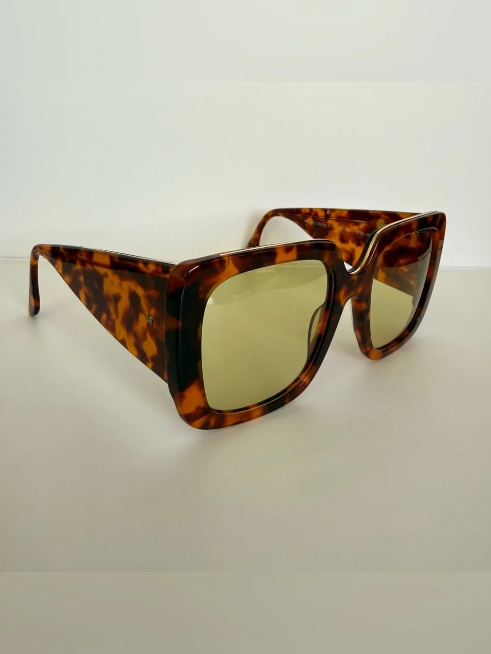 NEW!!! MO women oversized sunglasses European brand Retail 275$